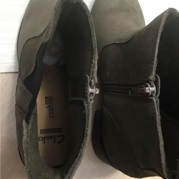 Clarks Nevella Booties size 7.5